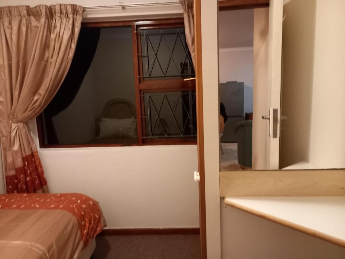 Апартаменты 110 Bay View Брентон-он-Си Экстерьер фото